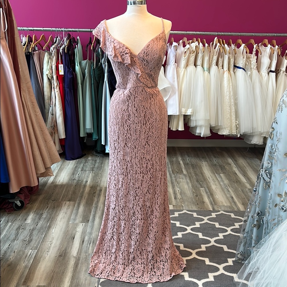 Elegant Lace Dress in Dusty Rose